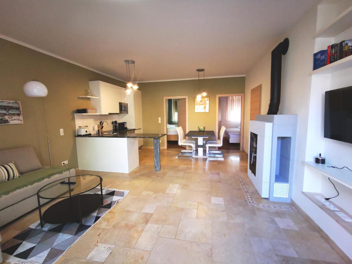 Pannonia Appartements นอยซีเดิลอัมเซ ภายนอก รูปภาพ