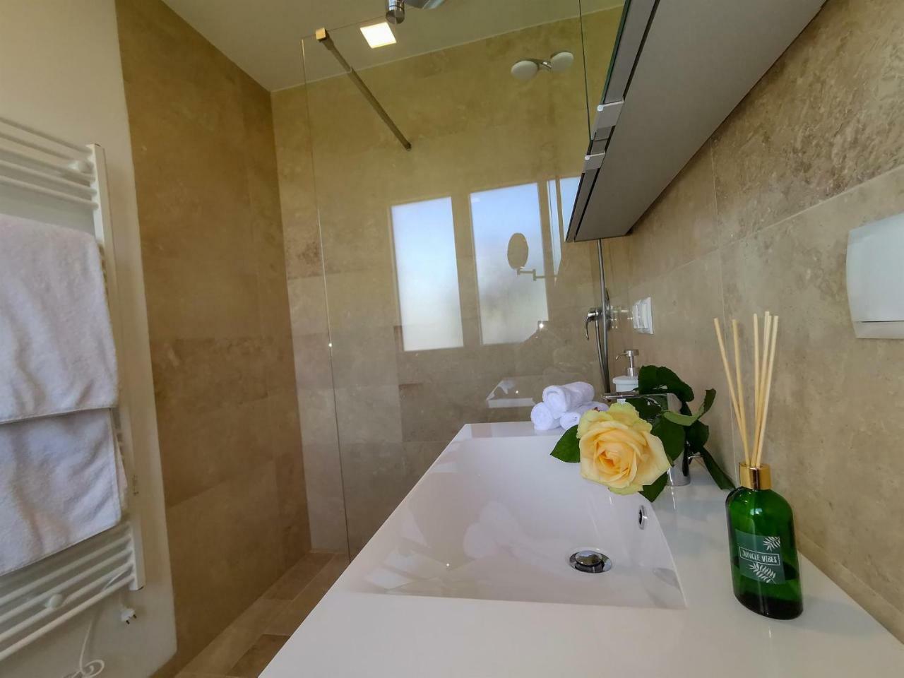 Pannonia Appartements นอยซีเดิลอัมเซ ภายนอก รูปภาพ