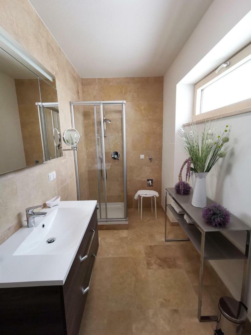 Pannonia Appartements นอยซีเดิลอัมเซ ภายนอก รูปภาพ