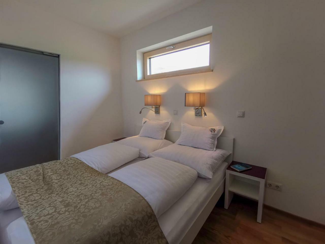 Pannonia Appartements นอยซีเดิลอัมเซ ภายนอก รูปภาพ