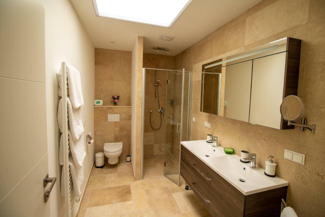 Pannonia Appartements นอยซีเดิลอัมเซ ภายนอก รูปภาพ