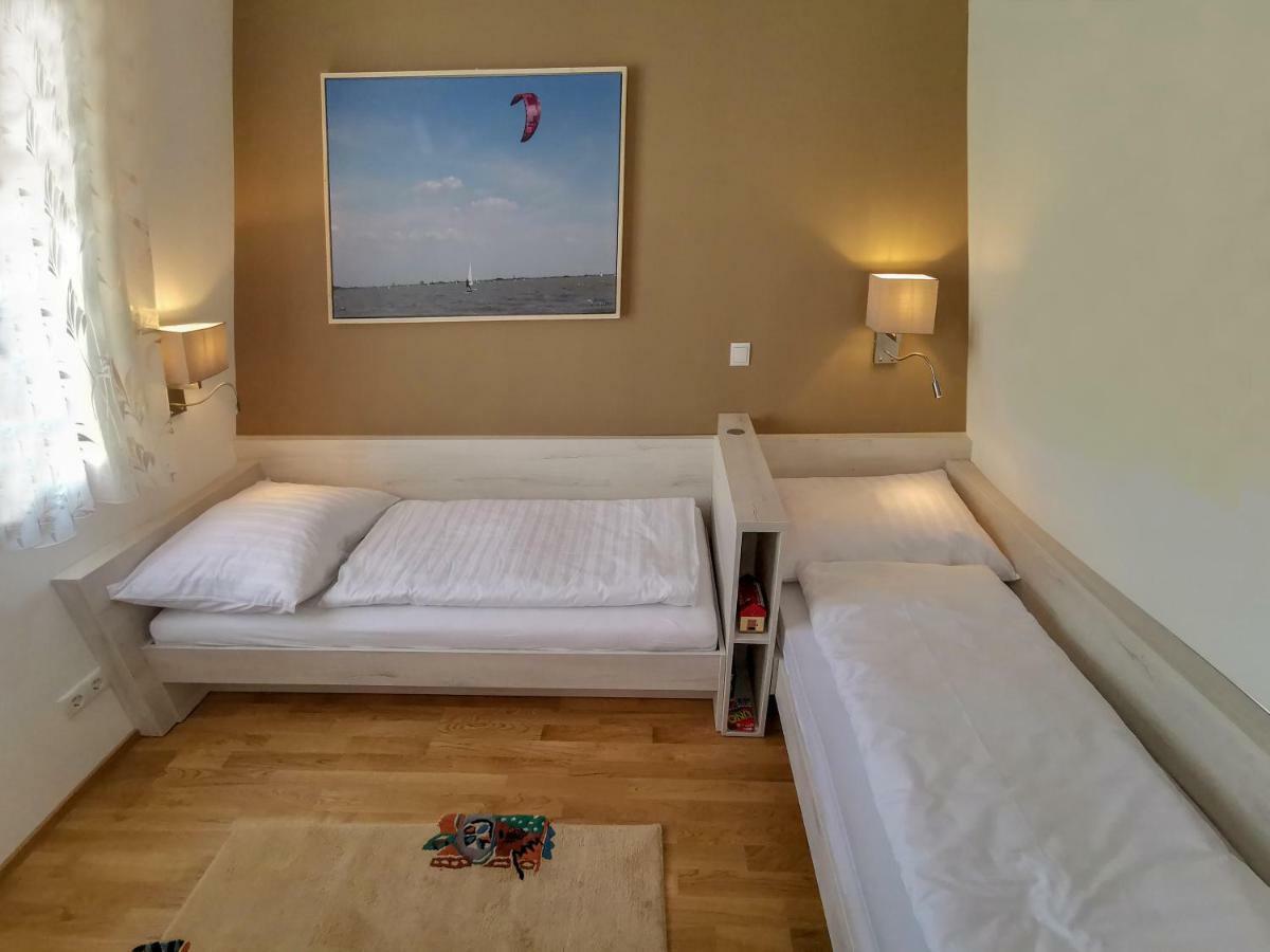 Pannonia Appartements นอยซีเดิลอัมเซ ภายนอก รูปภาพ